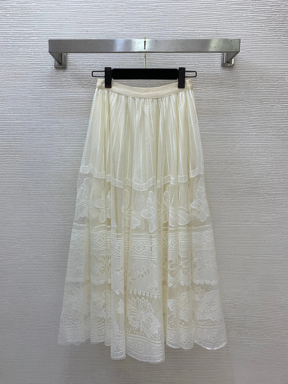 2026 Women Two Piece Set Sleeveless Vest Midi Skirt Butterfly Floral Embroidery Metal Buttons Chiffon Trim Lace Bottoms