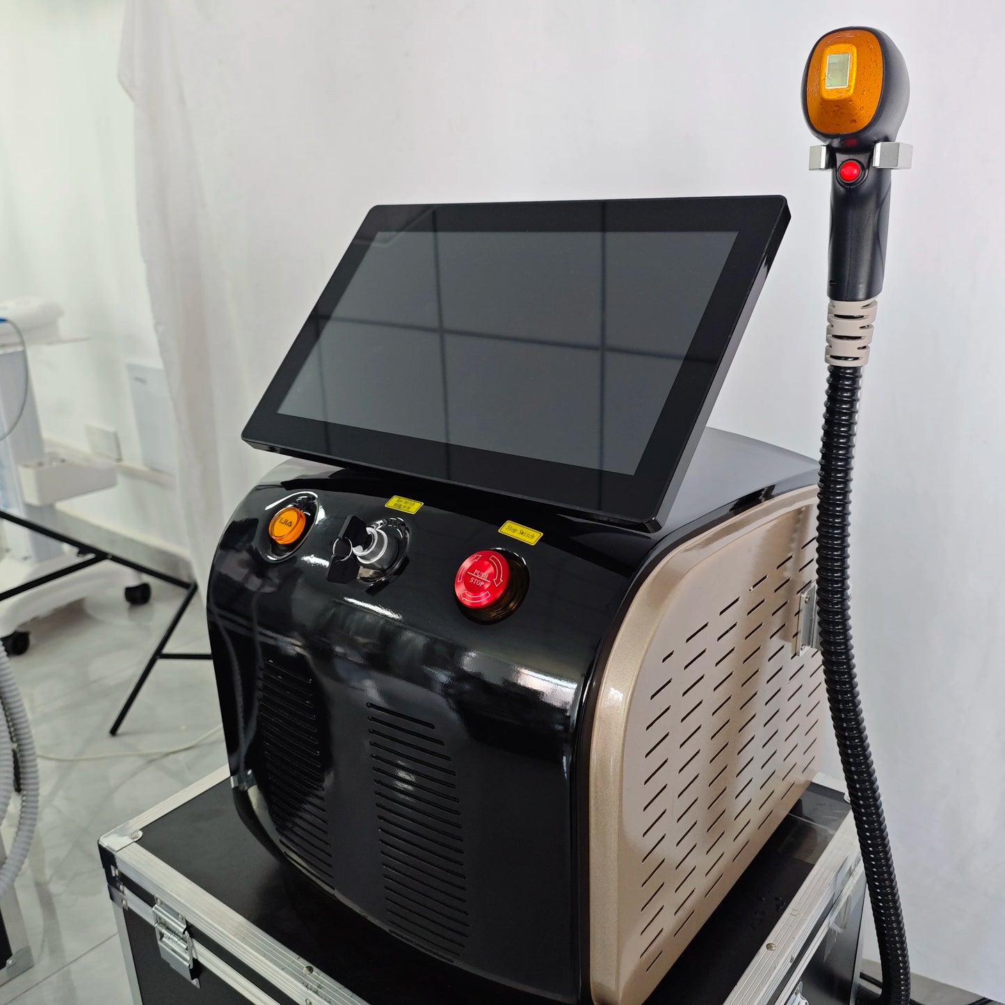 Hot Sale: 2-in-1 Ice Diode Laser Hair Removal Machine, 755, 808, 1064 nm Q-Switched Nd:YAG Picosecond Tattoo Price Beauty Equipm