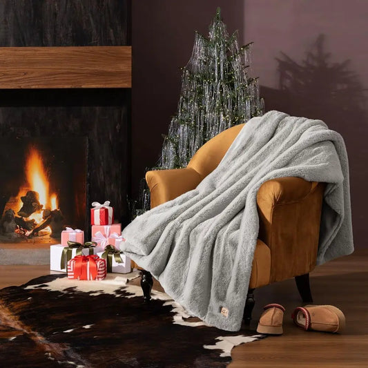 Plush Faux Fur Throw Blanket, Oversized Warm Throw for Couch or Chair, Luxury Bedroom Decor, Christmas Cozy Blankets, Machine Wa