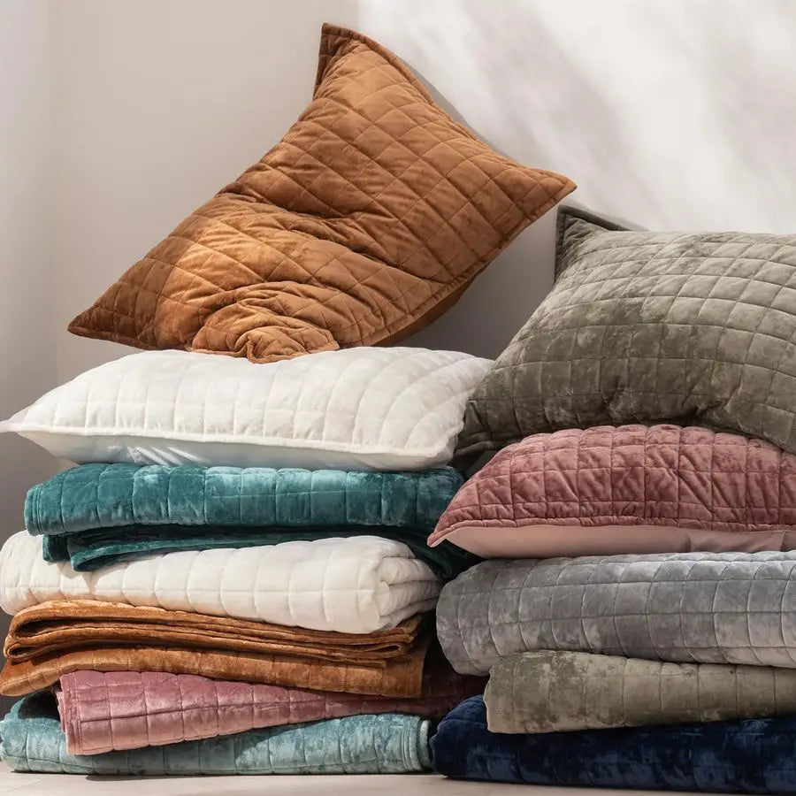 Luxury Velvet Quilt Set King Size, Lightweight Velvet Comforter Set, Oversized Bedspread Coverlet Quilted Bedding Set, with 2 Ma