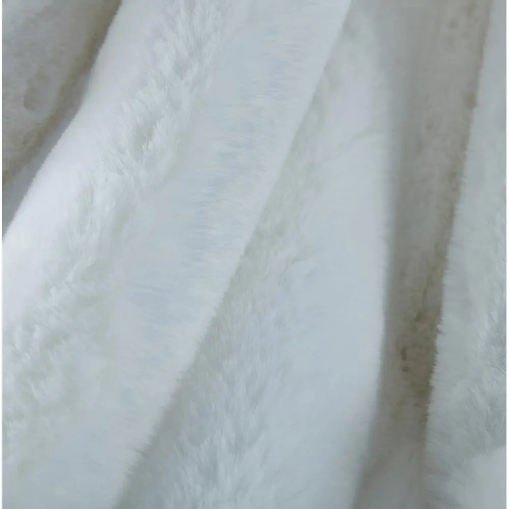Luxury Chinchilla Faux Fur Throw Blanket (50" x 60")