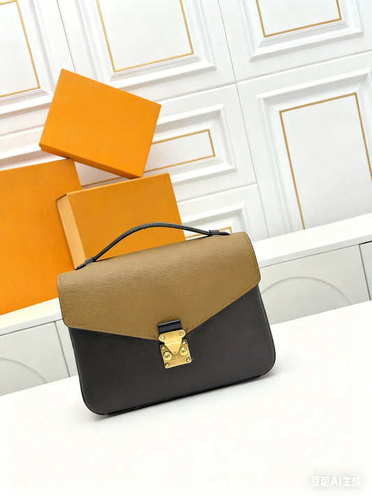 2025 New and Fashionable  Canvas Chain Flip-top Single-shoulder Crossbody bag Postman's bag