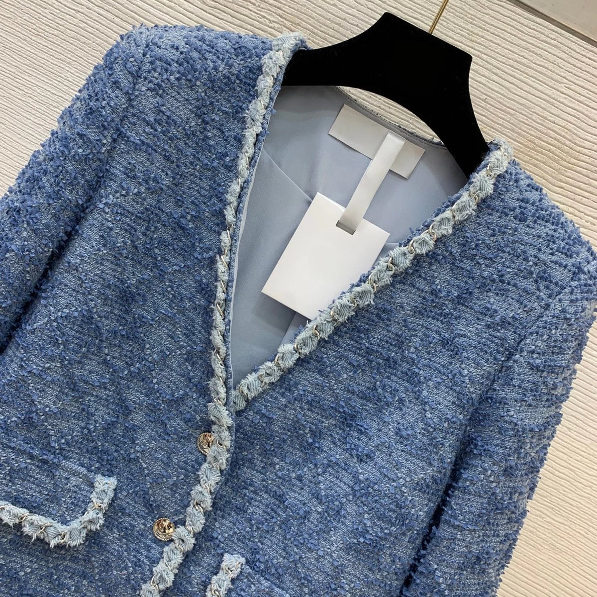 2026 Women Tweed Jacket Metal Chain Woven Trim Heart Button Deep V Neck Long Sleeve Cropped Blazer