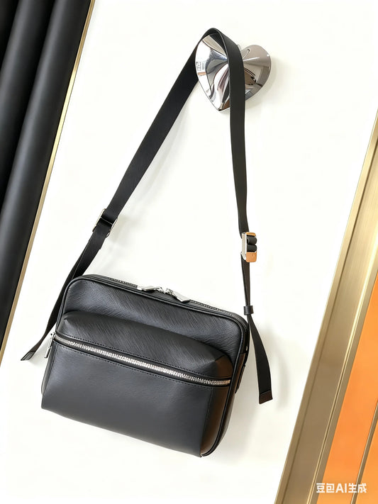 2025 New Embossed Genuine Leather Crossbody Design Fashionable and Versatile Mini Bag