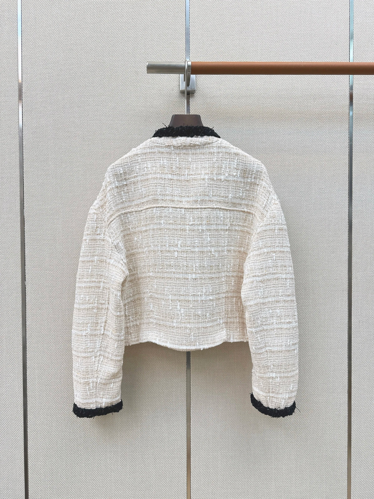 2026 Women Tweed Jacket Round Neck Contrast Fringe Trim Cropped Outerwear Inner Gold Chain Lining Design