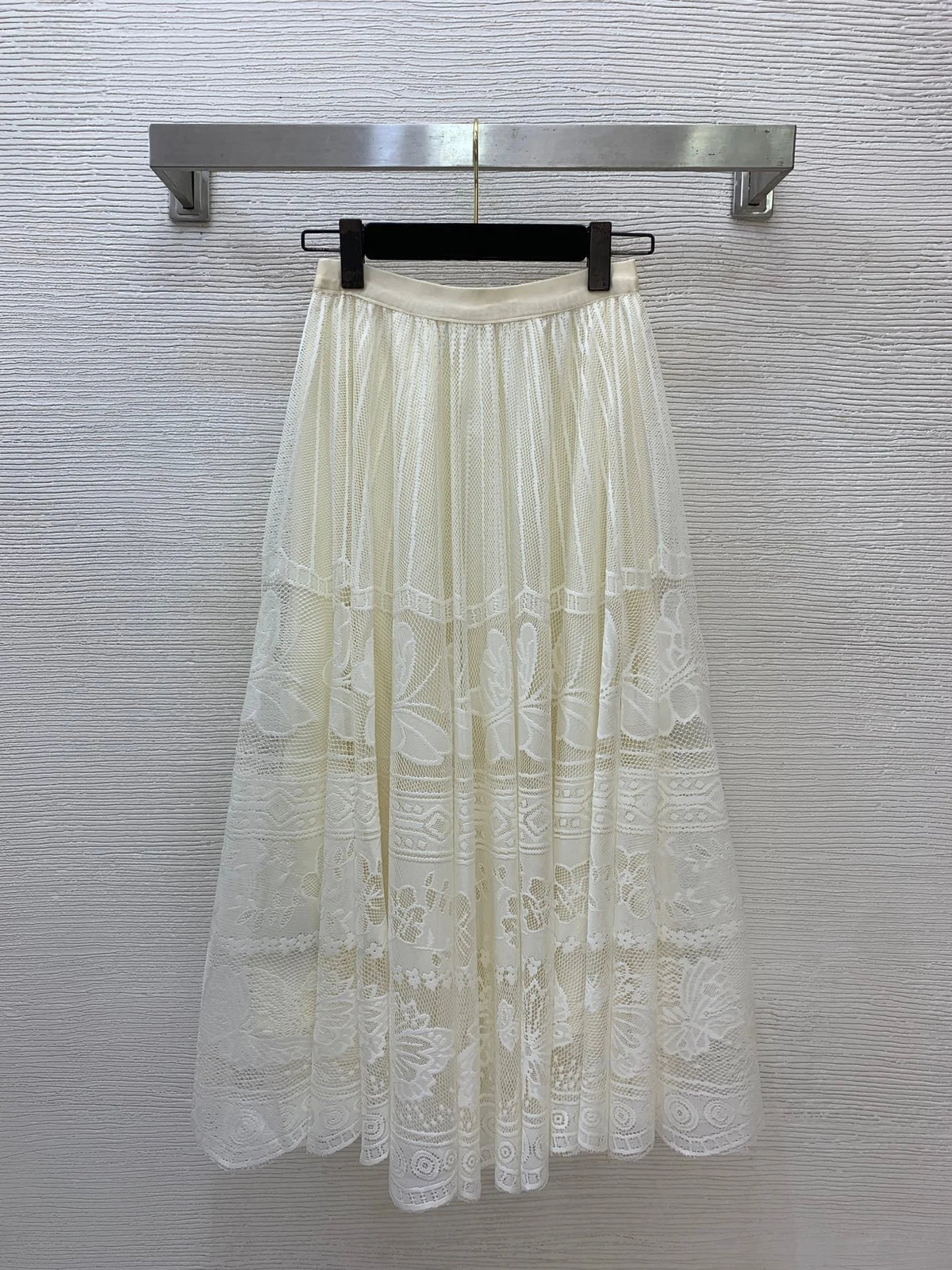 2026 Women Two Piece Set Sleeveless Vest Midi Skirt Butterfly Floral Embroidery Metal Buttons Chiffon Trim Lace Bottoms