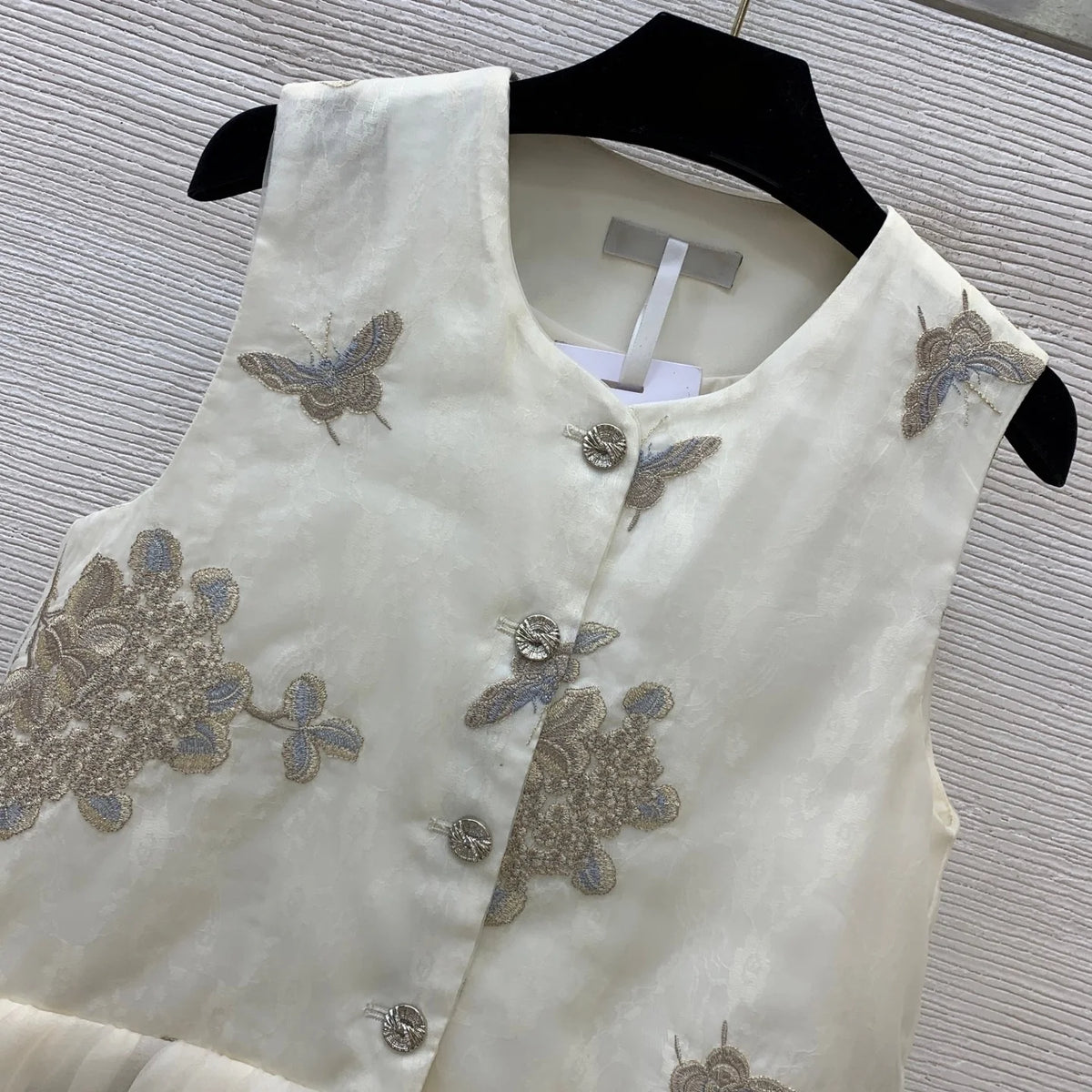 2026 Women Two Piece Set Sleeveless Vest Midi Skirt Butterfly Floral Embroidery Metal Buttons Chiffon Trim Lace Bottoms