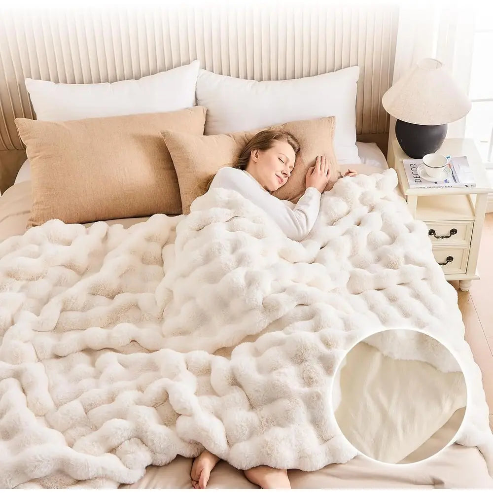 Faux Fur Throw Blanket for Bed-Warm Fuzzy Throw Blanket, Soft Plush Thick Bubble Blankets for Bedroom and Living Room, Furry Lux