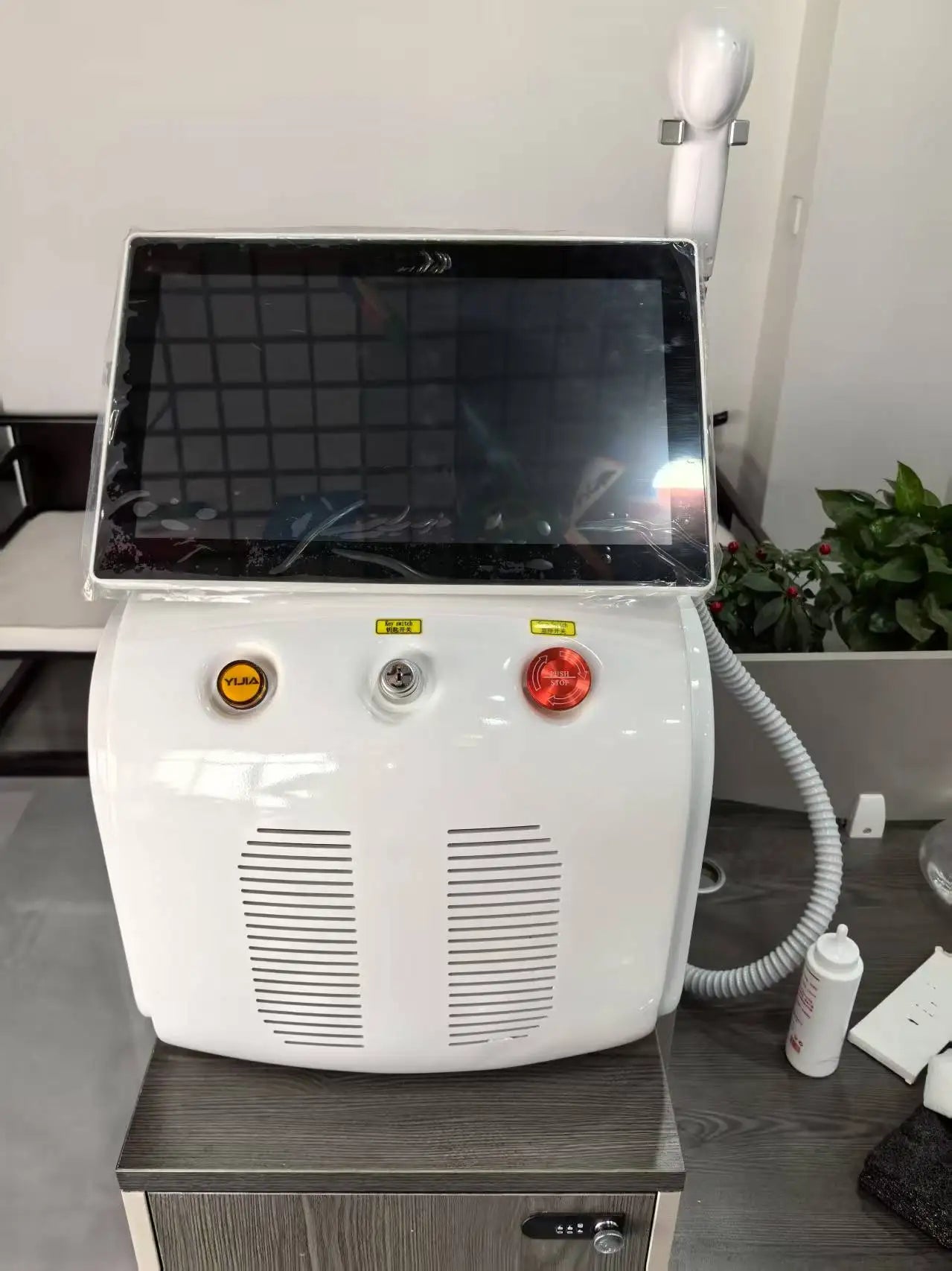 Diode Laser Hair Removal Machine Permanently Hair Removal Laser Beauty Device Portable 755nm 808nm 1064nm Hair Removal Machine