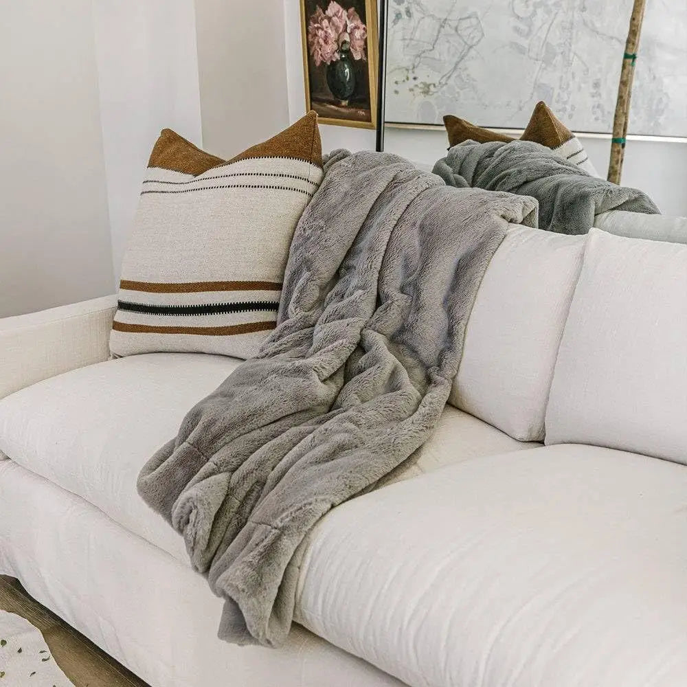 Minky Designs Ash Gray Minky Blanket – Ultra Soft Faux Fur Throw Blanket for Couch, Bed & Home – Fluffy, Warm & Luxurious – Posh