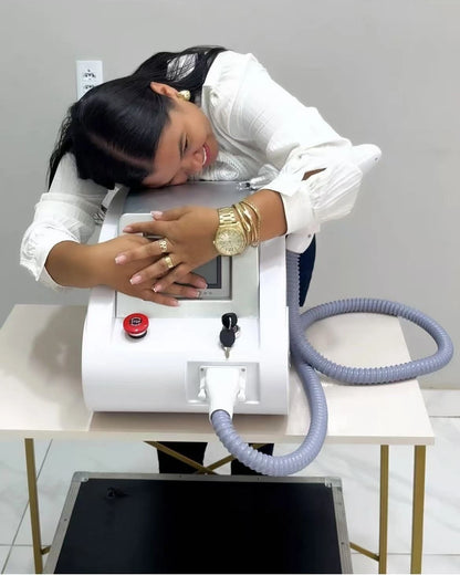 Best Sellers Laser Beauty Machine Portable Q-switch ND YAG Laser Tattoo Removal Pigmentation Removal Carbon Peeling Machine
