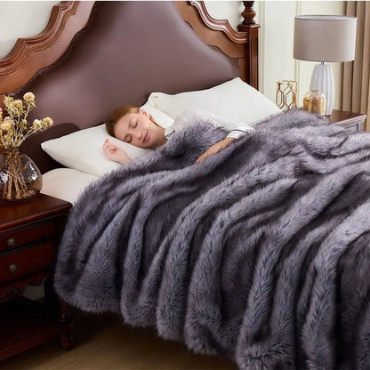 Fluffy Faux Fur Throw Blanket – Super Soft Warm Thick Plush Blanket for Bed, Couch & Office, Cozy Fuzzy Throw with Flannel Backi