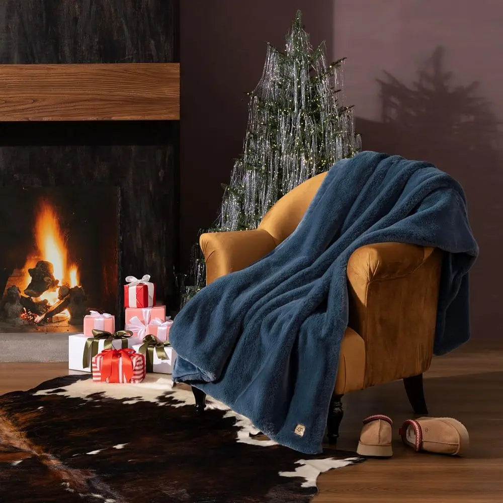 Plush Faux Fur Throw Blanket, Soft Warm Throw Blankets for Couch or Bed, Luxury Bedroom Decor, Giftable Holiday Blankets, Machin
