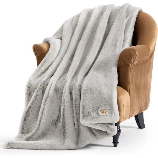 Plush Faux Fur Throw Blanket, Oversized Warm Throw for Couch or Chair, Luxury Bedroom Decor, Christmas Cozy Blankets, Machine Wa