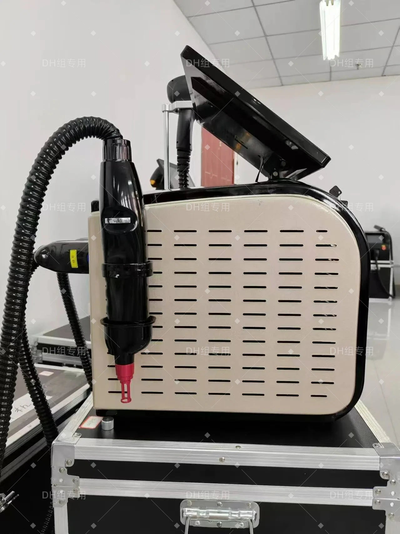 Hot Sale: 2-in-1 Ice Diode Laser Hair Removal Machine, 755, 808, 1064 nm Q-Switched Nd:YAG Picosecond Tattoo Price Beauty Equipm