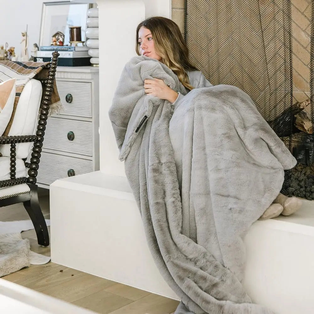 Minky Designs Ash Gray Minky Blanket – Ultra Soft Faux Fur Throw Blanket for Couch, Bed & Home – Fluffy, Warm & Luxurious – Posh