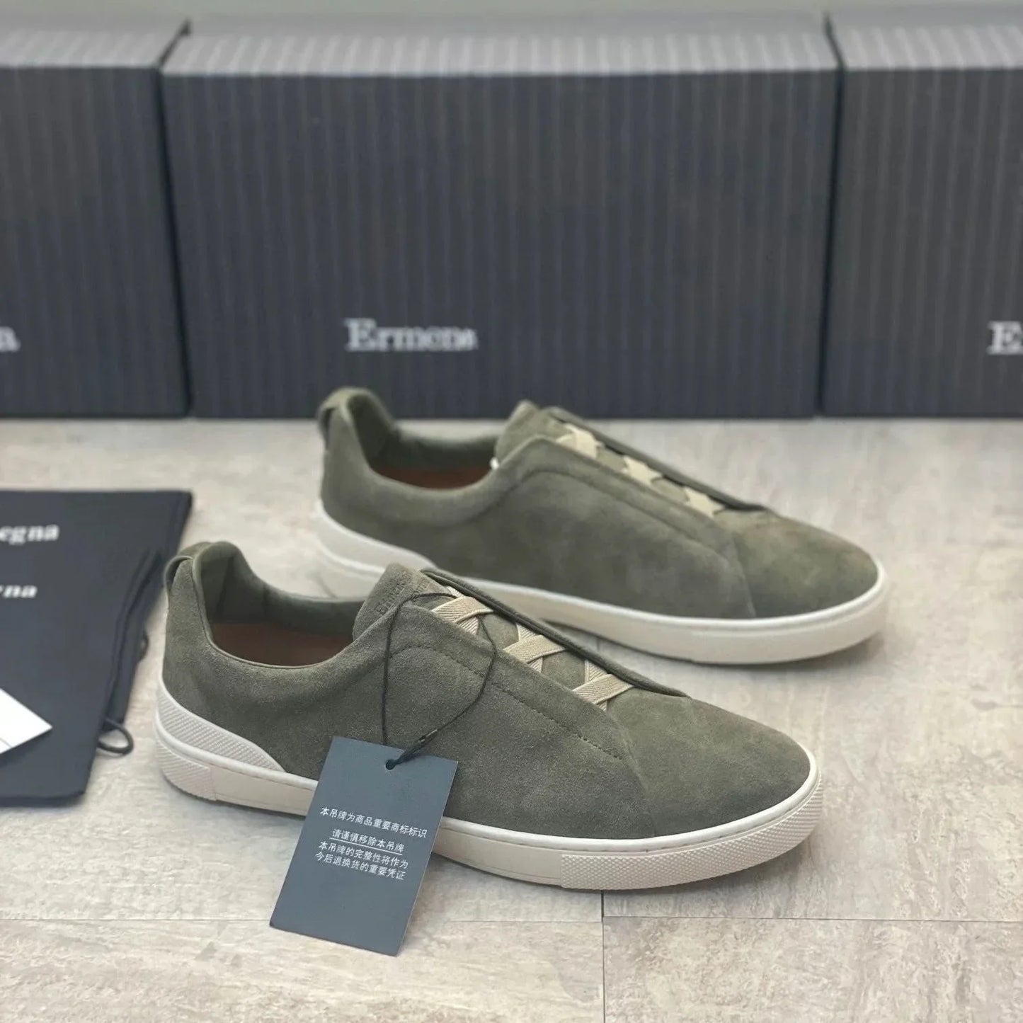 2025 Zegnss Dress Shoes Designer Shoes Men Ermenegildos Zegnbs Soft Business Casual Party Quality Leather Chunky Sneakers