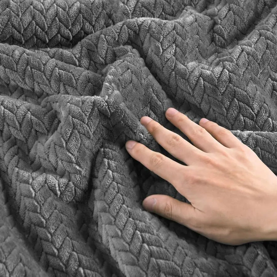 Flannel Fleece Queen Comforter Set Furry Grey Leaves Pattern Faux Fur Bed Set, Winter Ultra Soft Fuzzy Comfort Set, Velvet Beddi