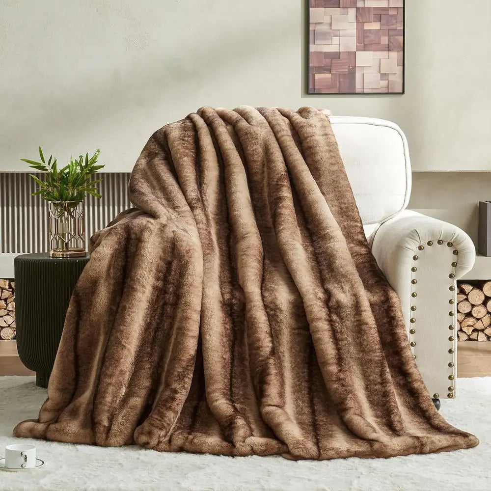 Faux Fur Blanket - Soft Warm Plush Blankets for Couch Sofa Bed, Fluffy Thick Throws for Bedroom, Office, Living Room, Decorative