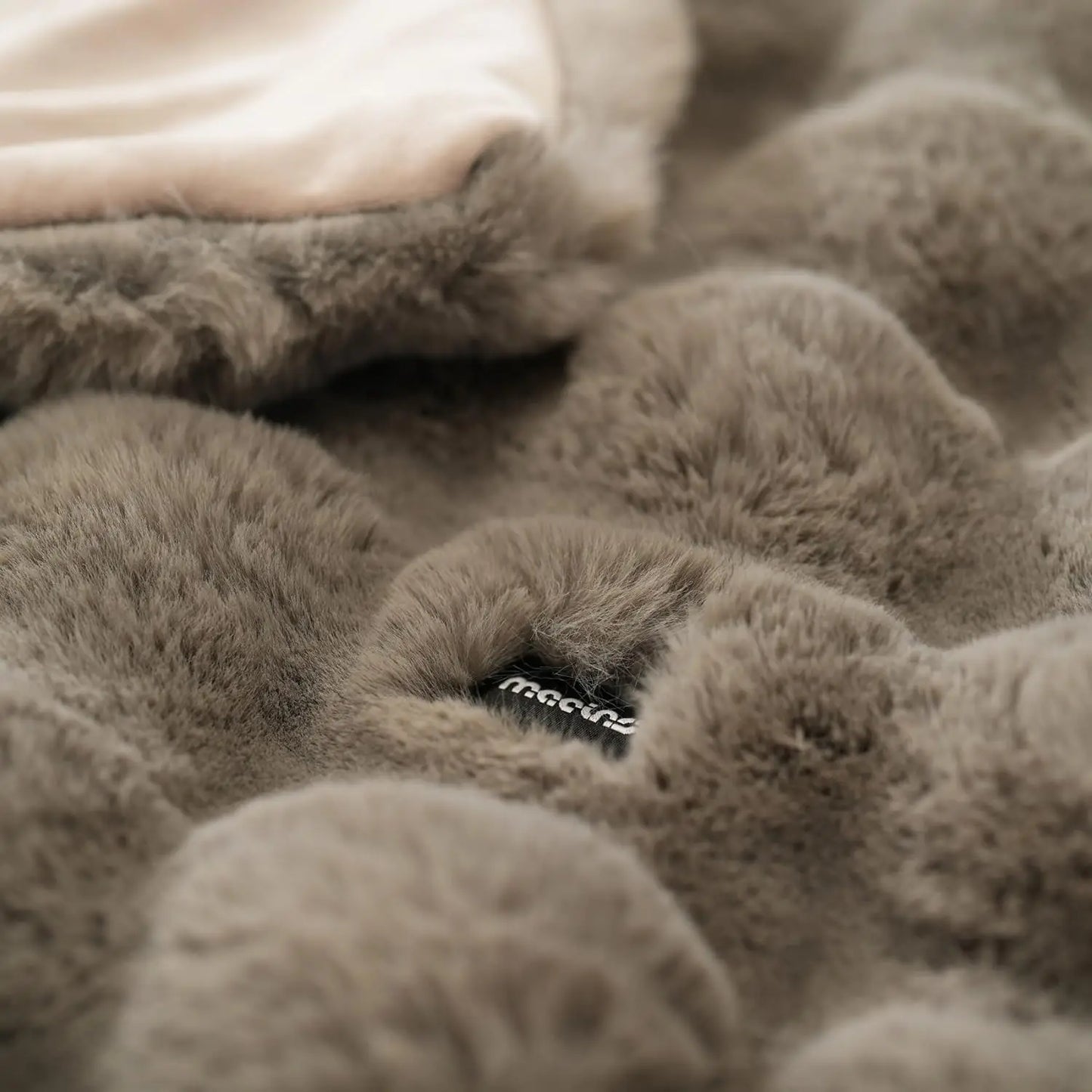 Oversized Warm Thick Bubble Plush Faux Fur Throw Blanket, Soft Cozy for Couch Bed Living Room (Grey, 75x90in)