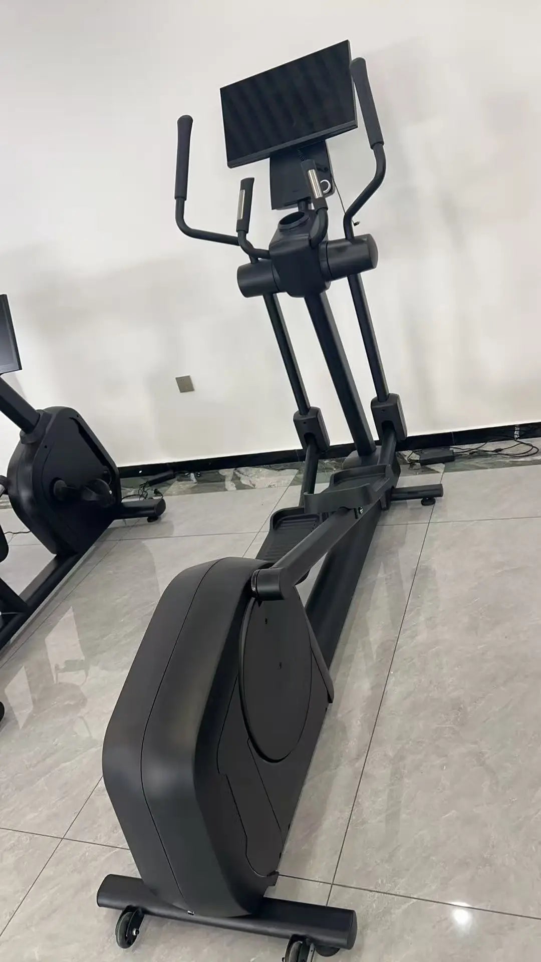 Professional Fitness Gym Equipment Commercial Use Cross Trainer Self-Generated Elliptical Bike for Gym Use