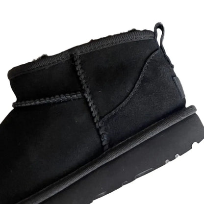 High quality snow boots for men and women in winter, with plush insulation, flat bottomed sheepskin, and integratedwaterproofing