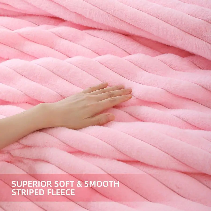 Fluffy Queen Comforter Set 3 Pieces Pink Fleece Fluffy Comforter Set, Luxury Fuzzy Queen Bedding Set, Soft Warm Bed Set All Seas
