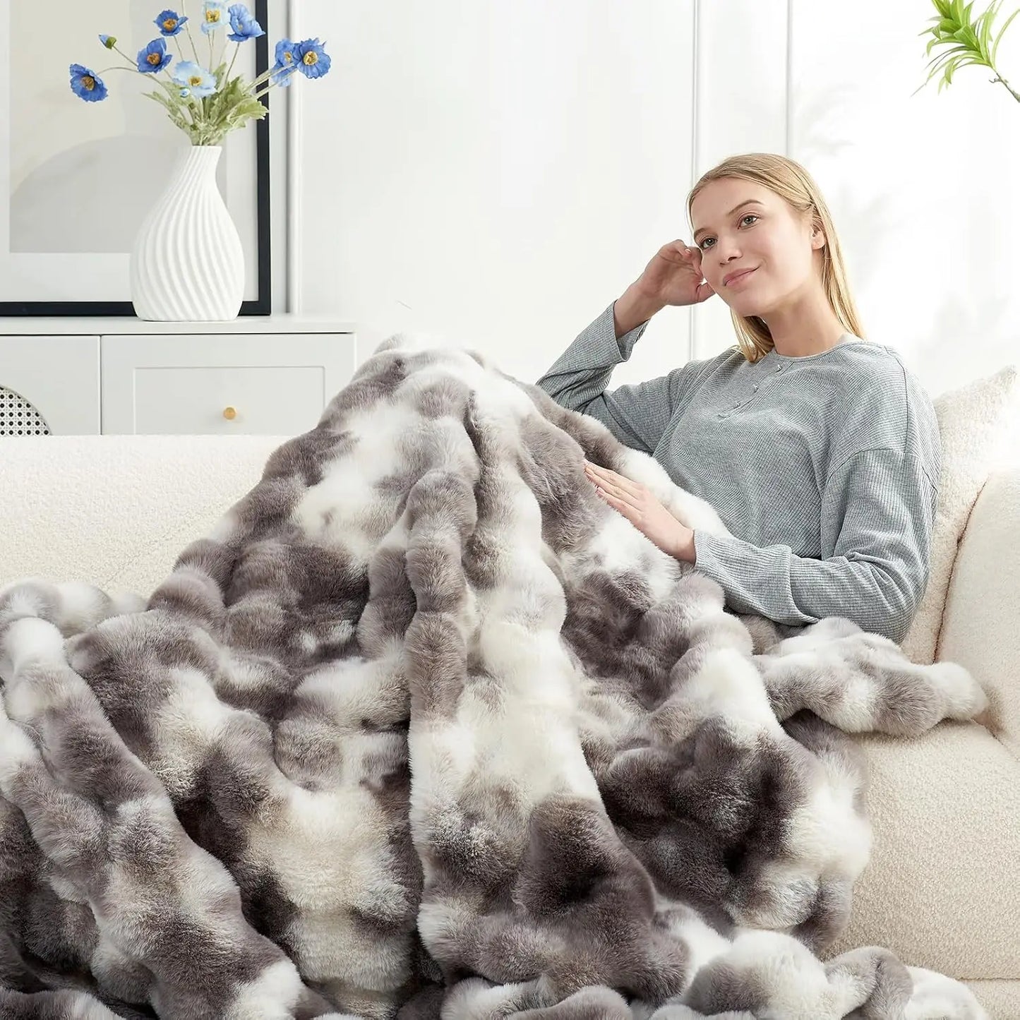 Cozy Faux Fur Throw Blanket for Couch, Soft Plush Thick 50x60 Inches Tie-dye Taupe