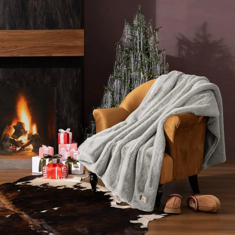 Plush Faux Fur Throw Blanket, Oversized Warm Throw for Couch or Chair, Luxury Bedroom Decor, Christmas Cozy Blankets, Machine Wa