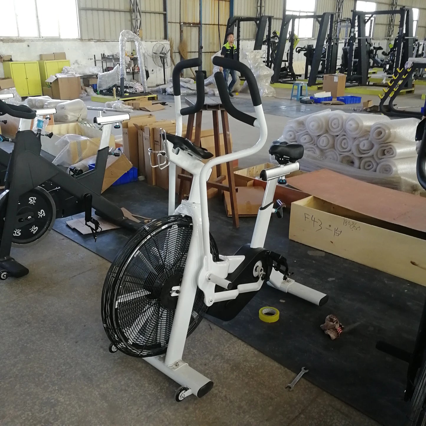 Fitness Manufacturer Home Commercial Cardio Machine Air Resistance Bike Fitness Equipment Sport Machine Air Bike Gym