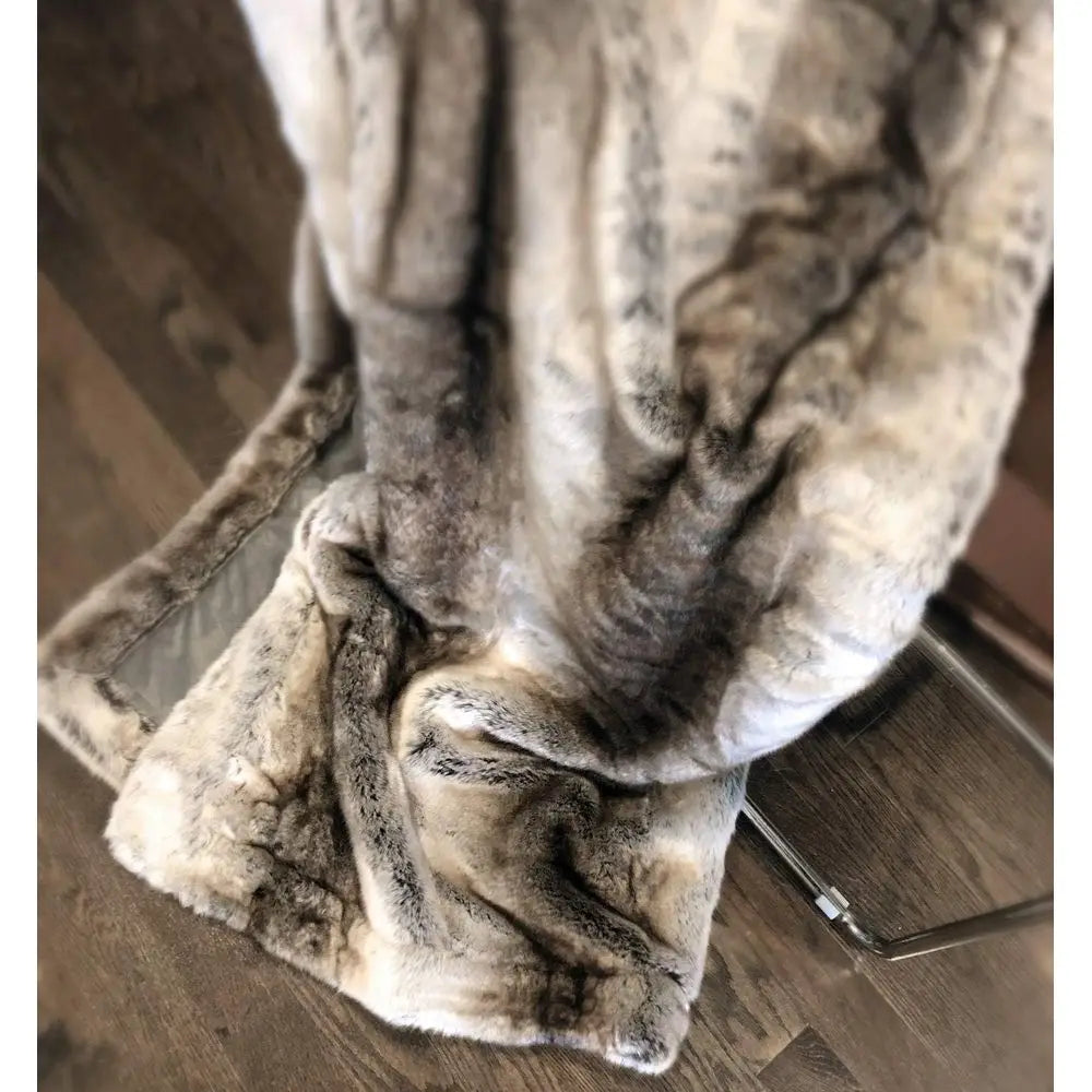 Luxury Faux Fur Throw Blanket Super Soft Oversized Thick Warm Afghan Reversible to Plush Velvet in Tan Grey Wolf, Cream Mink or