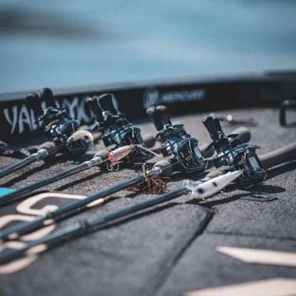 TTUCT100XSL Tatula Ct Baitcast Reel 7 + 1 HighSpeed Gear Ratio 8.1 : 1 for Precision Fishing in Freshwater and Saltwater Enviro