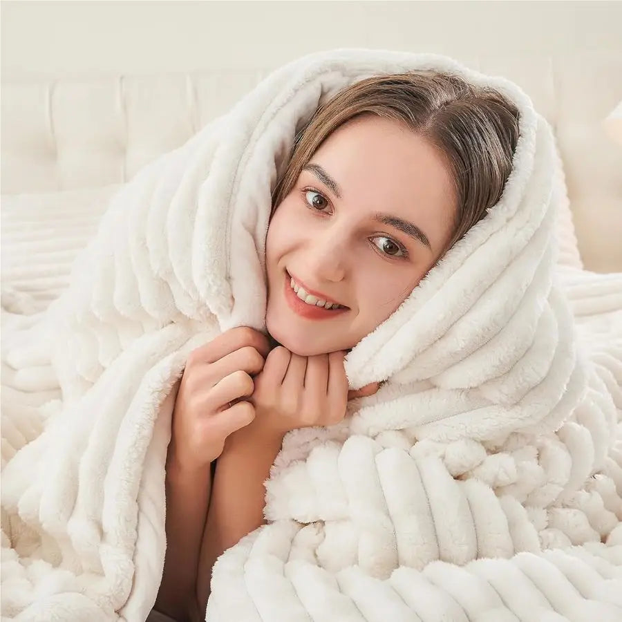 Fleece Queen Comforter Set Super Soft amp Warm Fluffy Cream White Bedding, Luxury Fuzzy Heavy Bed Set for Winter with 2 Pillow C
