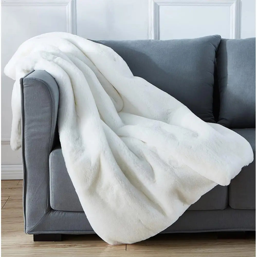 Luxury Chinchilla Faux Fur Throw Blanket (50" x 60")