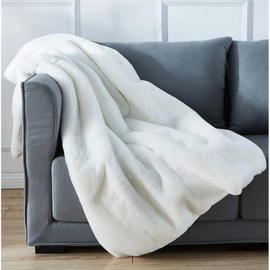 Luxury Chinchilla Faux Fur Throw Blanket (50" x 60")