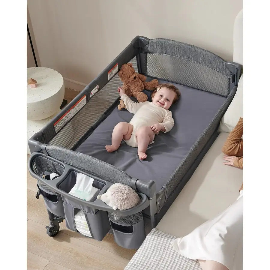4 in 1 Baby Bassinet Bedside Sleeper, 4 Functions Crib, Playard, Portable Changing Table, Bassinet for Newborn Baby, Bedsaide Be