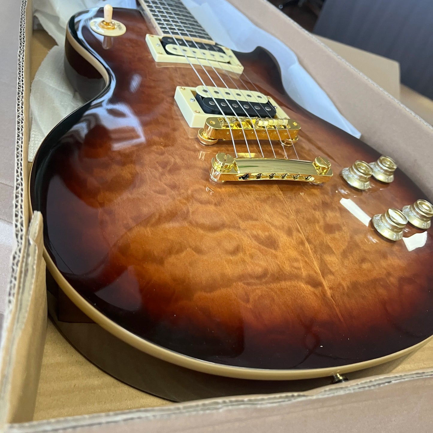 Customized brown electric guita zebra pick-up gold accessories rosewood fingerboard cherry wood body Free Shipping
