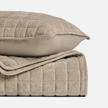 California King 118 x 106 Oversized Velvet Quilt Set, Ultra Soft Comforter, Lightweight Box Stitch Bedding for All Seasons, with