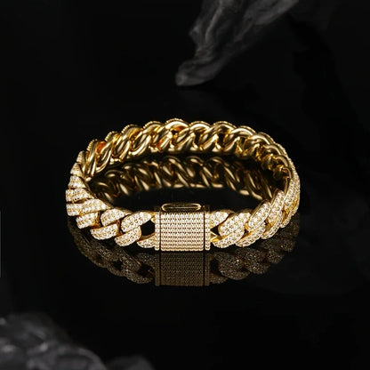 18k S925 sterling silver hiphop Cuban chain bracelet with 9.7 carats of moissanite, suitable for men and women. This stylish and