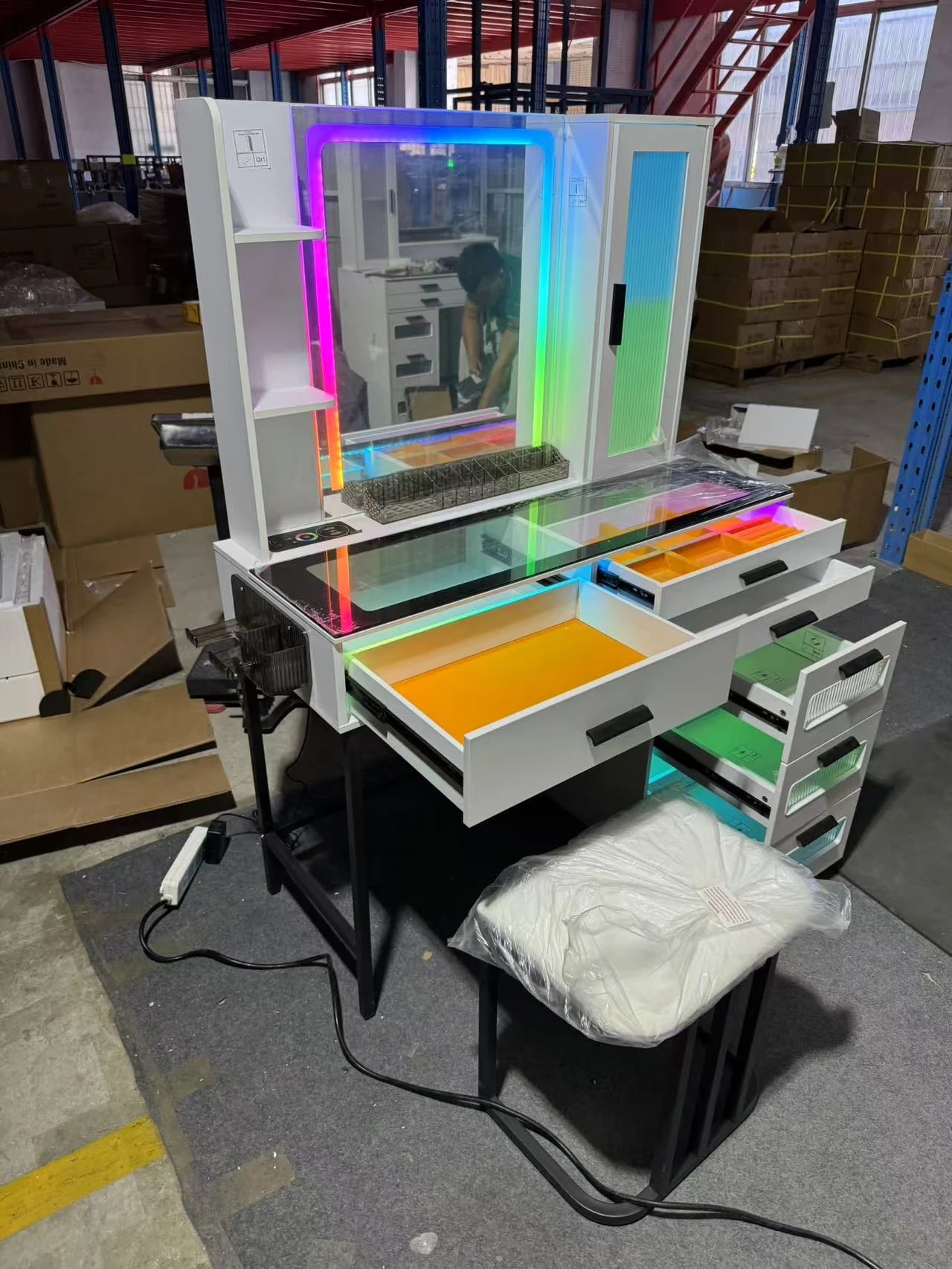 JPDAG Vanity with Mirror and LED Lights, Glass Top Vanity Desk with Charging Station(Wireless+USB+Type-C