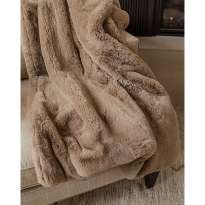 Faux Fur Ultra-Soft Luxury Throw Blanket - Thick & Cozy Oversized Design for Lounging or Sharing - Machine Washable - Oversize T