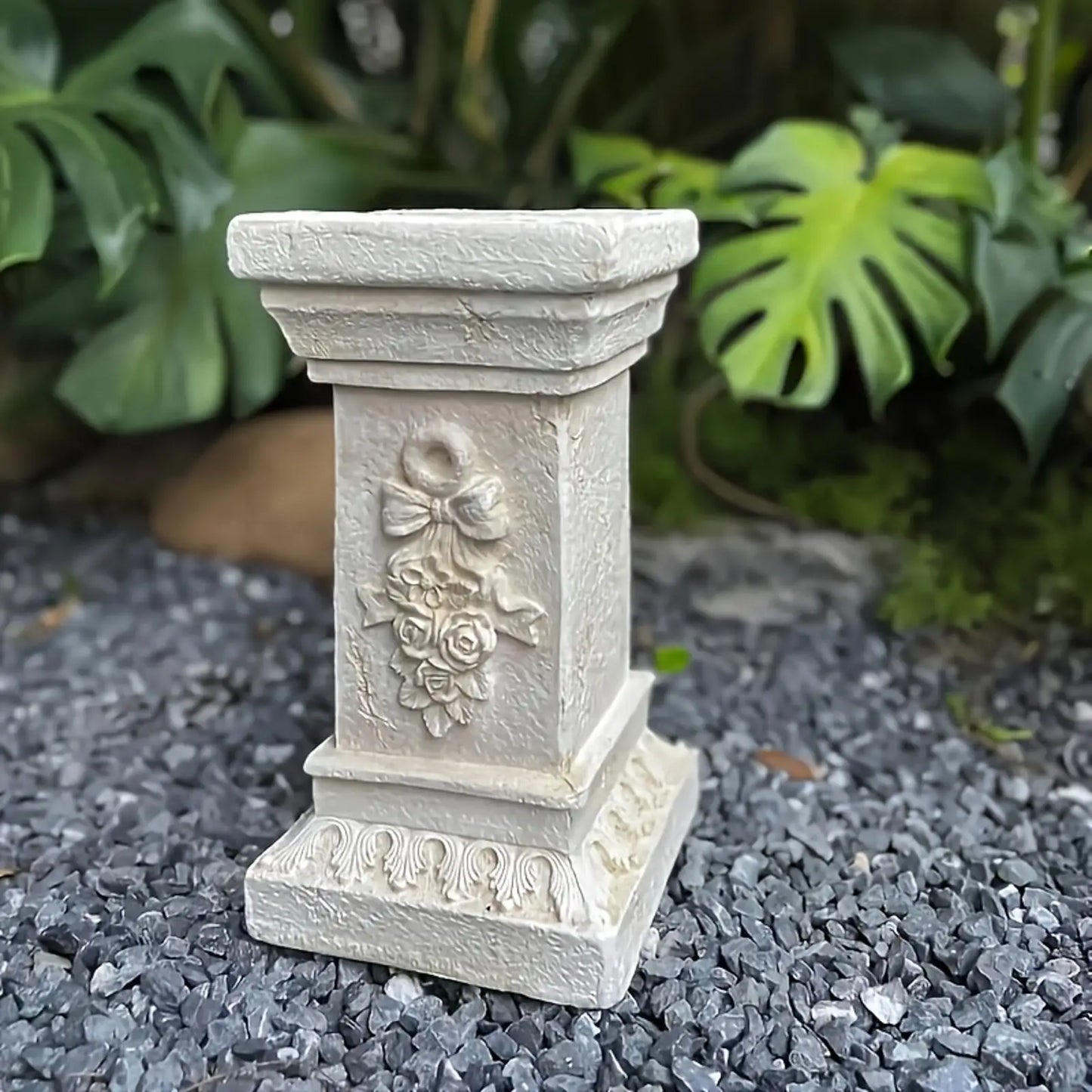 Elegant Garden Pedestal Greek Style Column Resin Statue Sculpture Retro Roman Pillar for Backyard Decoration and Wedding Table