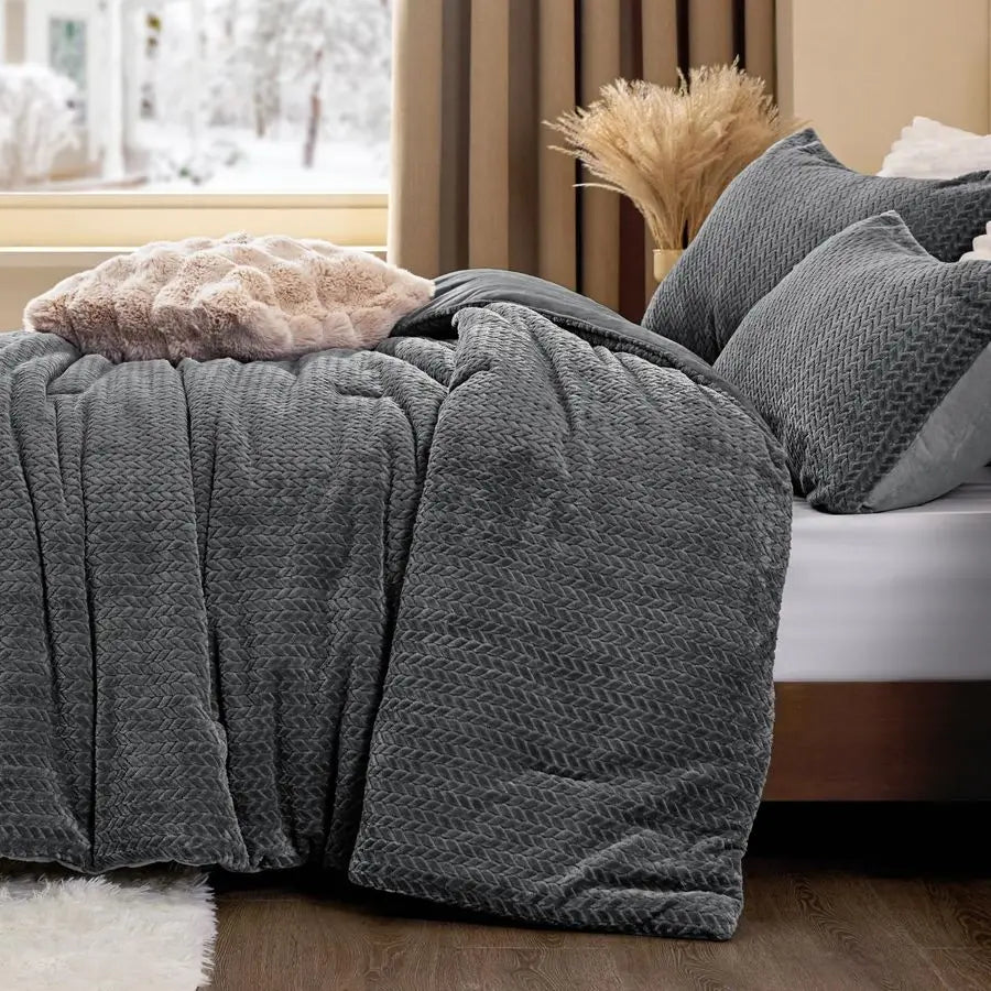 Flannel Fleece Queen Comforter Set Furry Grey Leaves Pattern Faux Fur Bed Set, Winter Ultra Soft Fuzzy Comfort Set, Velvet Beddi