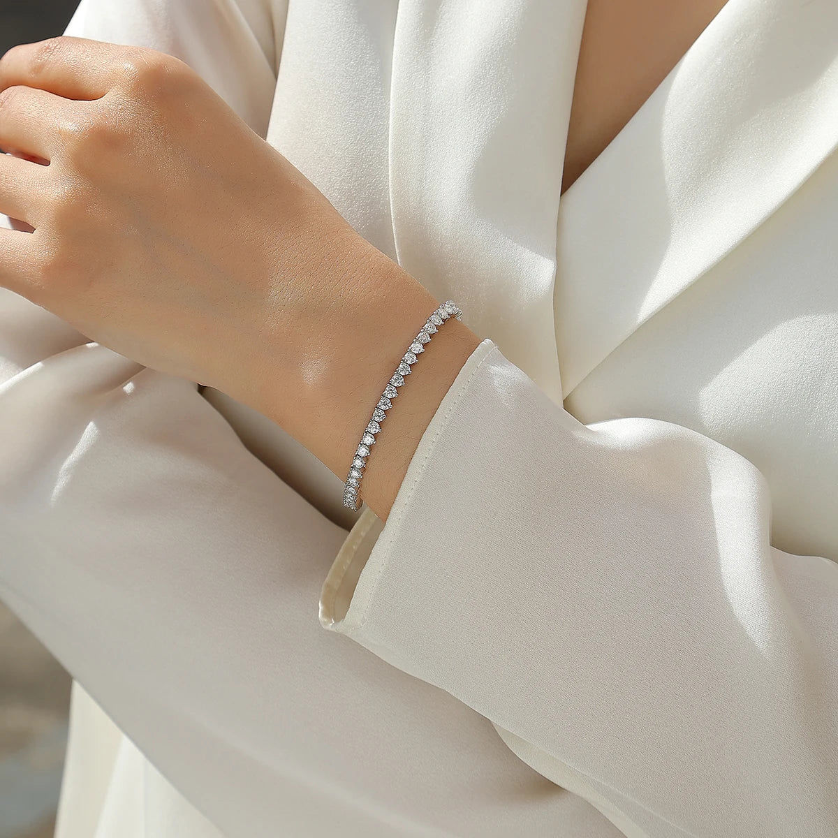 JIUZUAN Moissanite Tennis Bracelet 925 Sterling Silver 18K Gold Plated Tapered Round Design Gift for Women with GRA Certificate