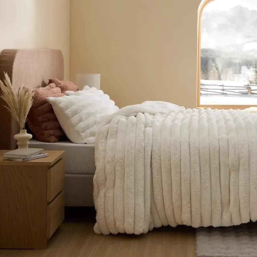Queen Size Faux Fur Duvet Cover Set in Beige - Soft Cozy Shaggy Winter Warm Luxury Fuzzy Bedding with 1 Duvet Cover and 2 Pillo