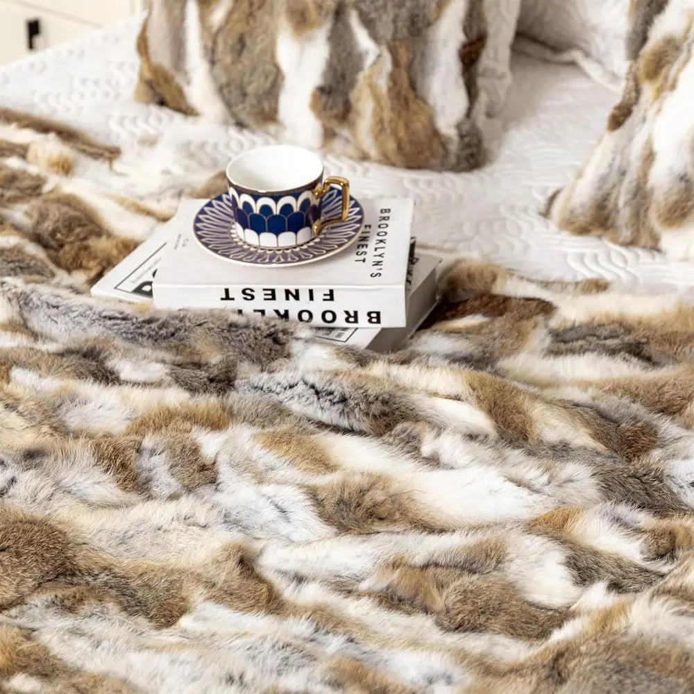 Luxury Fur Throw Blanket - Ultra Soft Fluffy Rabbit Hide Skin Fur Comforter Plush Cozy Blanket for Couch, Bed & Sofa, Thick Warm