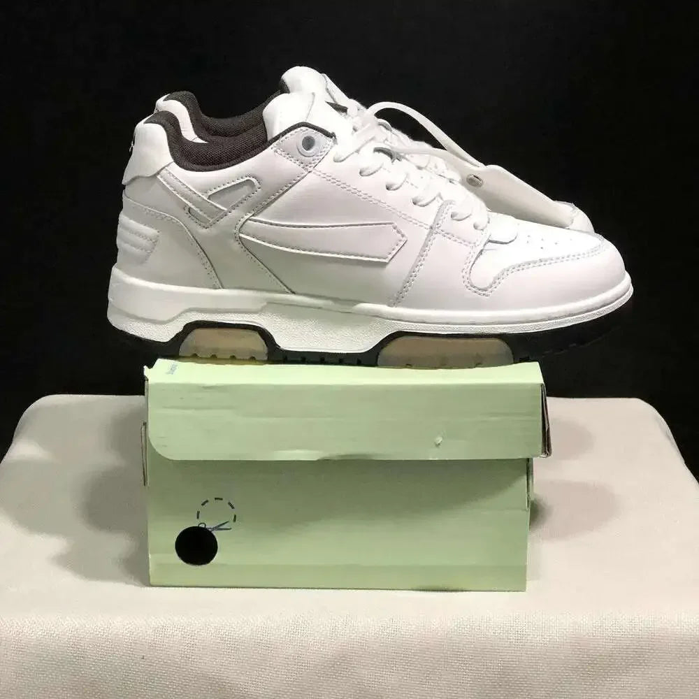 2026 Fashion Mens Womens Slim Arrow Sports Shoes Designer Men Sneakers Women Sneaker Non-slip Soles Classics Leather Zip