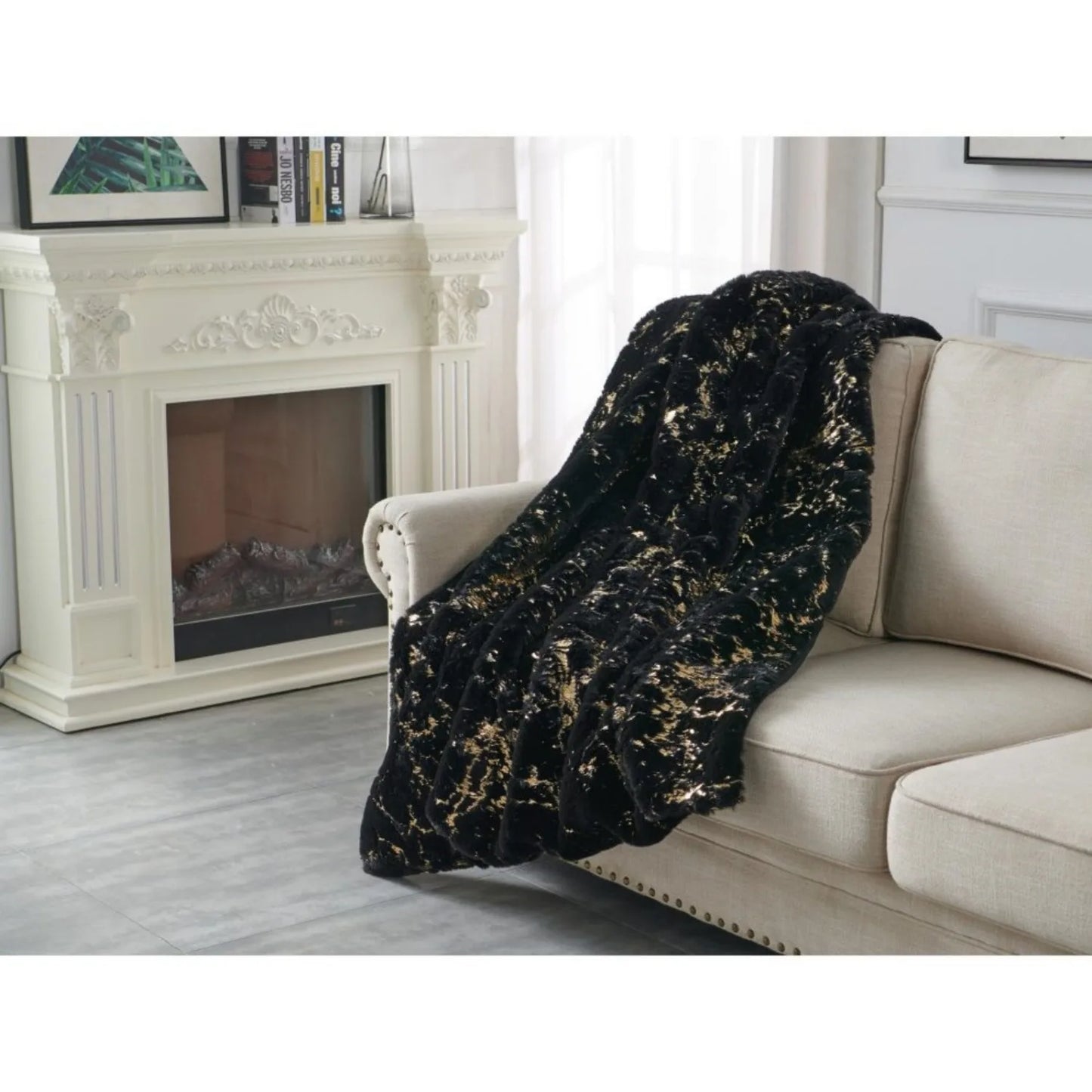 Sumptuous Gilded Black Chinchilla Faux Fur Throw Blanket - Luxurious 60" x 80" Blanket for Stylish Comfort