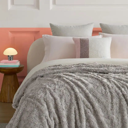 Faux Fur Full/Queen Blanket, Double-Sided Fluffy Blanket, Cozy Oversized Throw for Couch, Washable Bedding for Full or Queen Bed