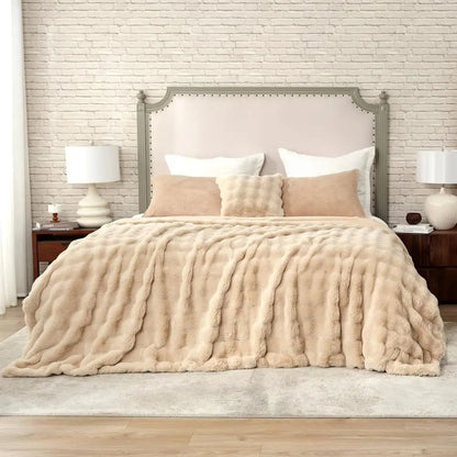 Faux Fur Throw Blanket for Couch, Bubble Plush Blanket King Size, Fuzzy Soft & Thick Blanket for Bed Sofa Living Room, 108x90 In